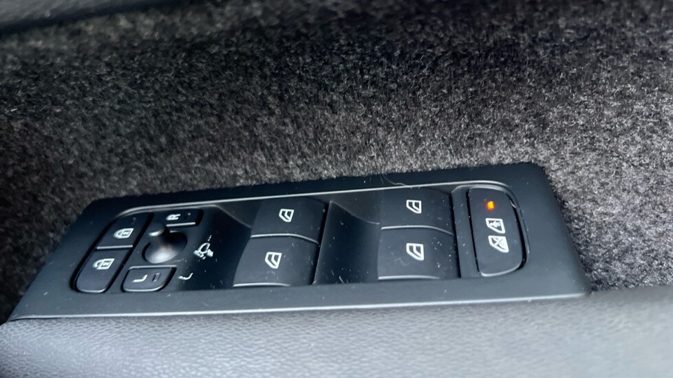 Used Volvo C40 2023 for sale - 77063295: Photo 32