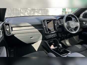Used Volvo XC40 2023 for sale - 75702703: Photo