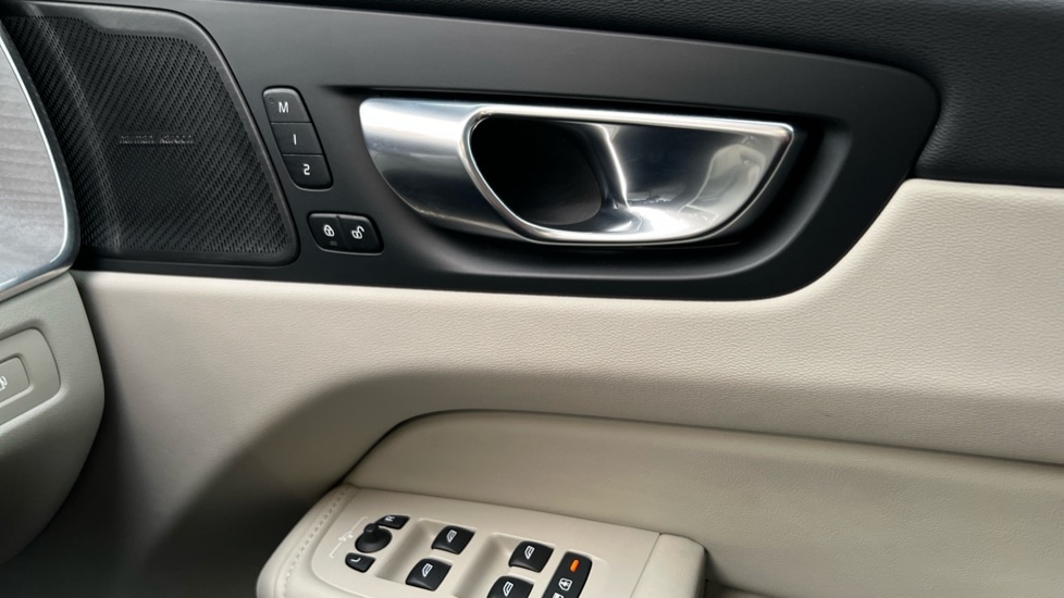 Used Volvo XC60 2025 for sale - 76773376: Photo 15