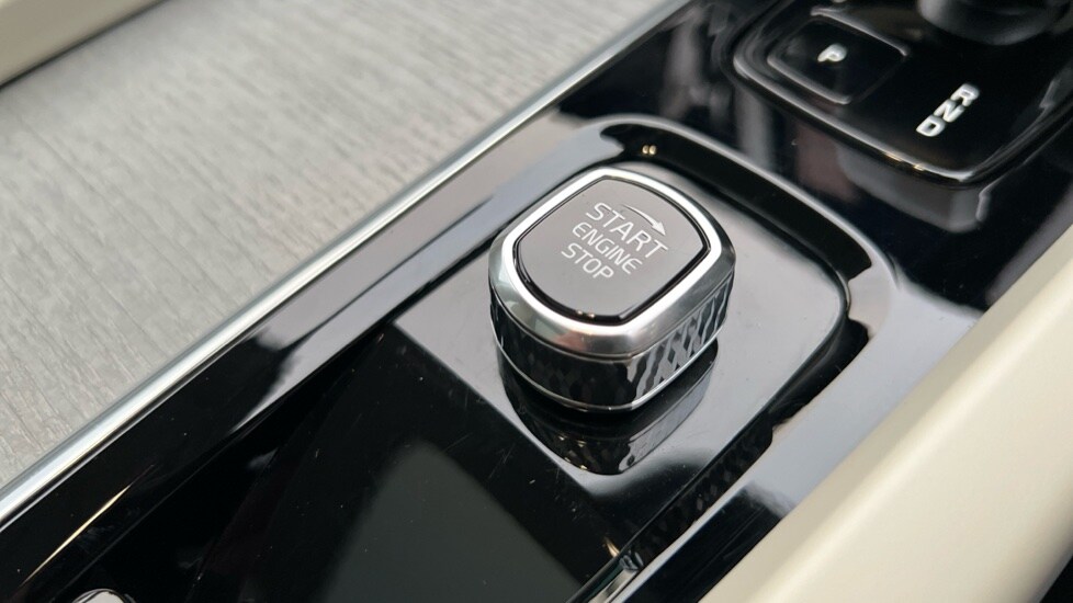 Used Volvo XC60 2025 for sale - 76773376: Photo 28