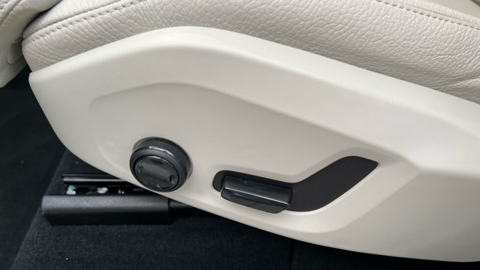 Used Volvo XC60 2025 for sale - 76773376: Photo 47