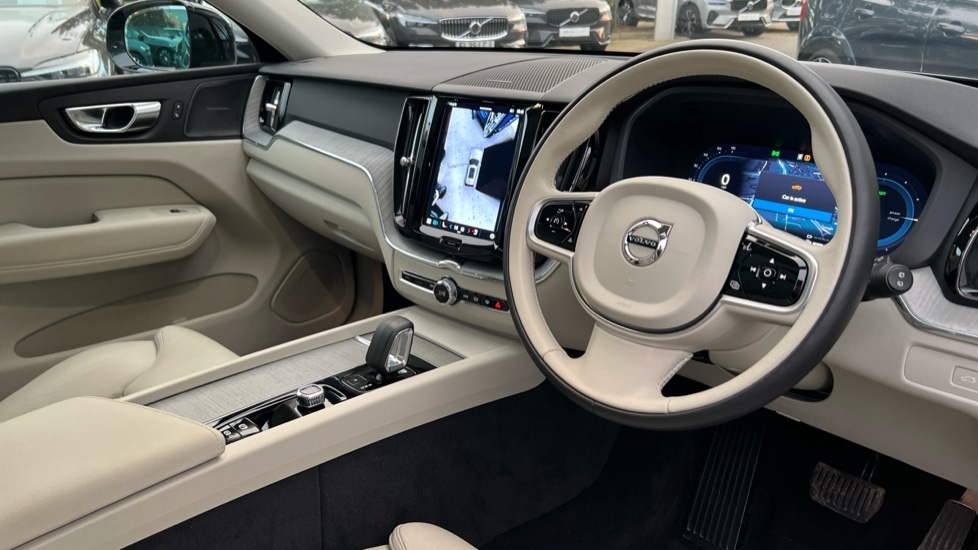 Used Volvo XC60 2025 for sale - 76773376: Photo 5