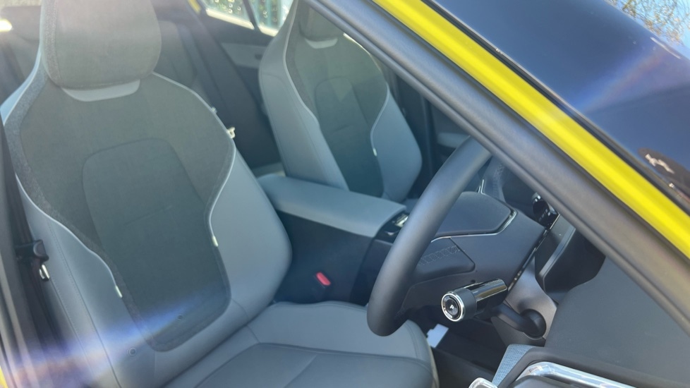 Used Volvo EX30 2025 for sale - 76704498: Photo 9