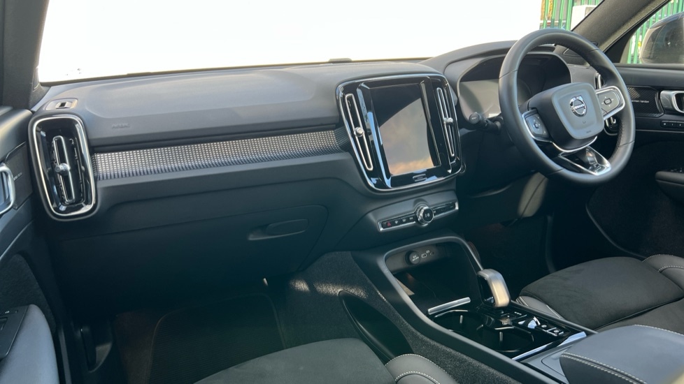 Used Volvo XC40 2023 for sale - 76587010: Photo 4