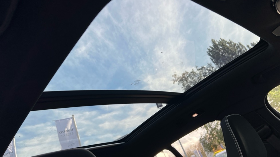 Used Volvo XC40 2023 for sale - 76587010: Photo 44