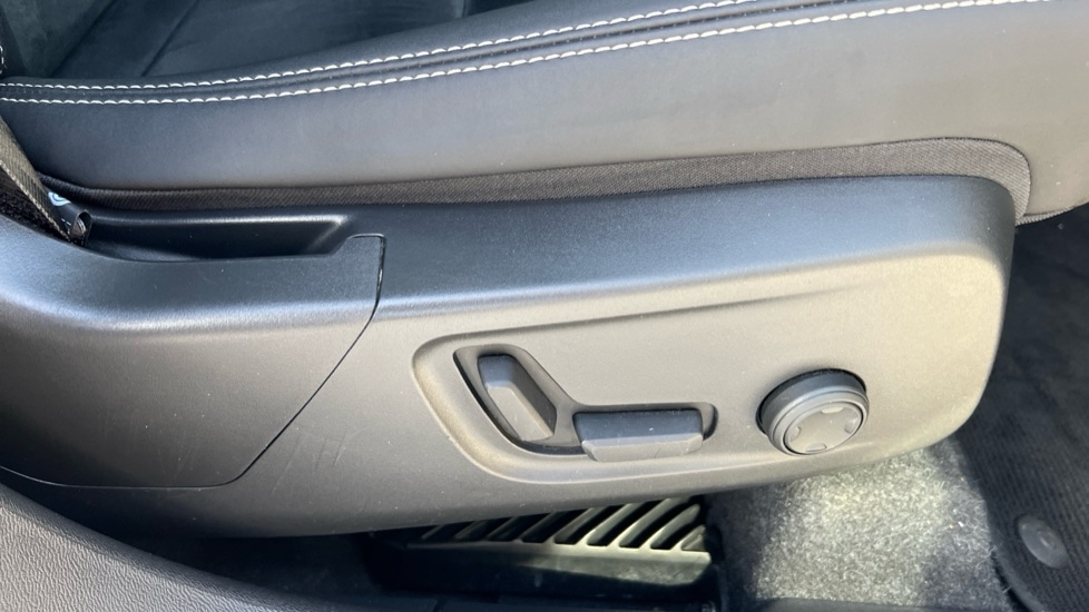 Used Volvo XC40 2023 for sale - 76587010: Photo 52