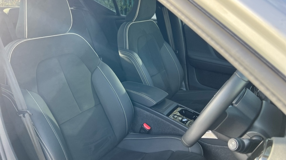 Used Volvo XC40 2023 for sale - 76587010: Photo 9