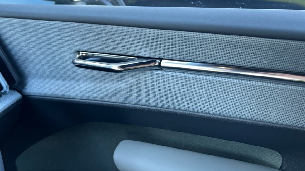 Used Volvo EX30 2025 for sale - 75472401: Photo 15