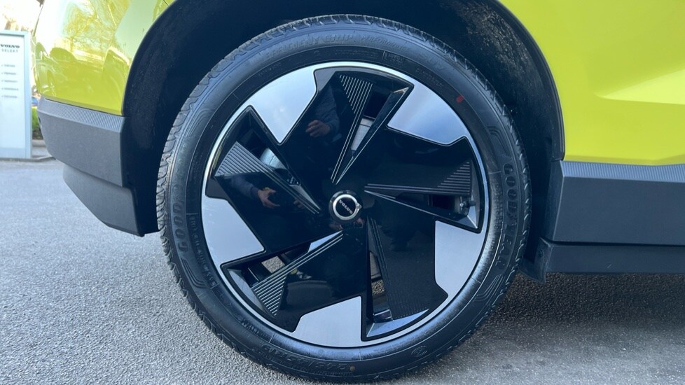 Used Volvo EX30 2025 for sale - 75472401: Photo 24