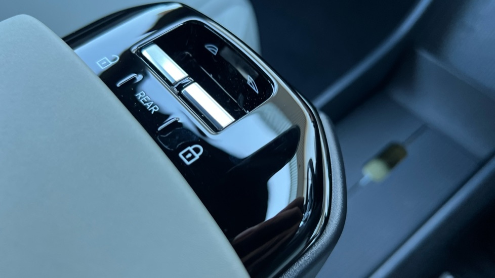 Used Volvo EX30 2025 for sale - 75472401: Photo 31