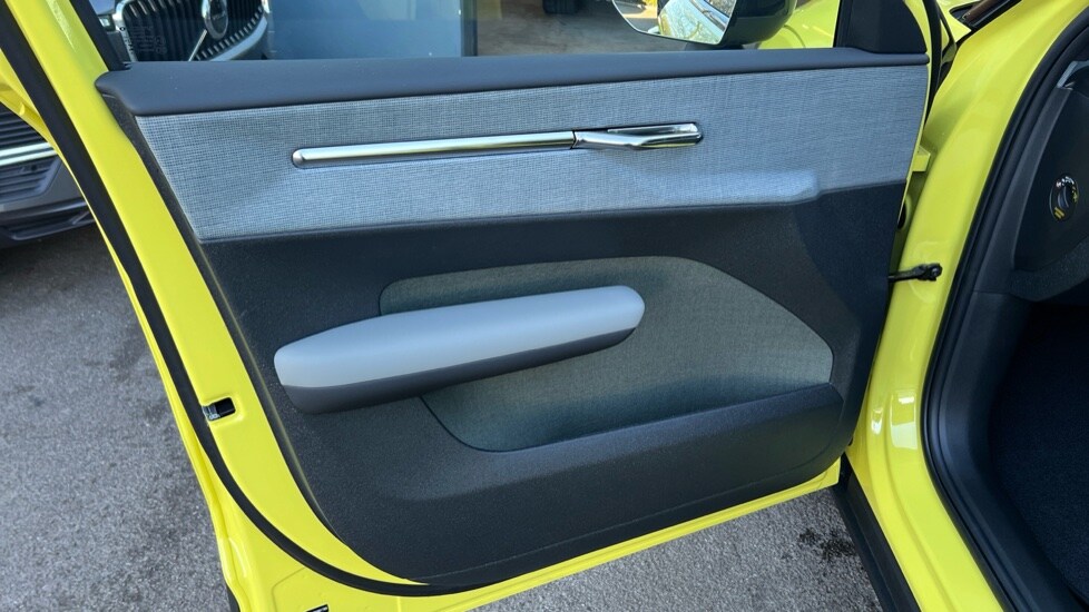 Used Volvo EX30 2025 for sale - 75472401: Photo 45