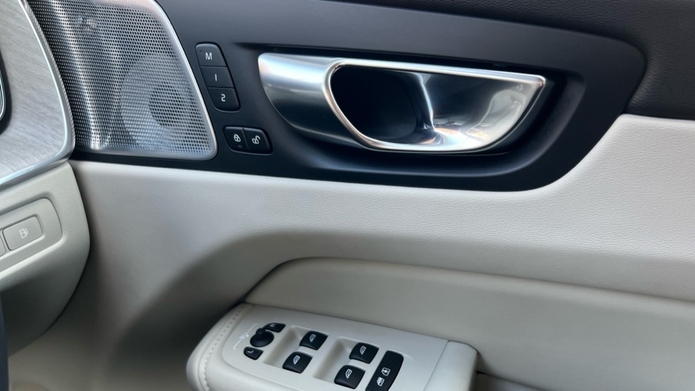 Used Volvo XC60 2025 for sale - 76780381: Photo 15