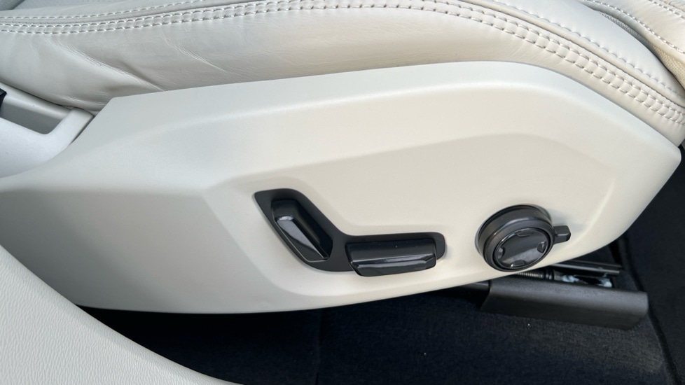 Used Volvo XC60 2025 for sale - 76780381: Photo 51