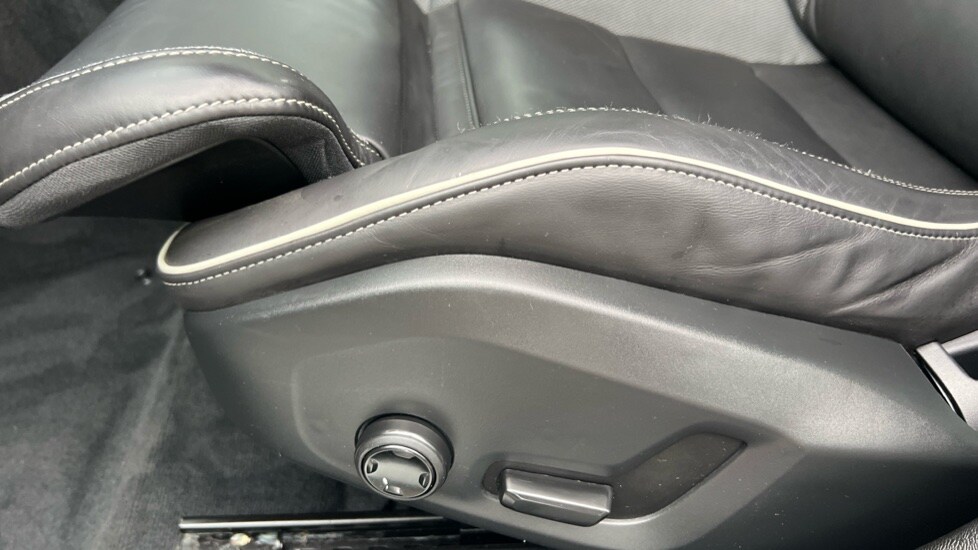 Used Volvo S60 2019 for sale - 76528931: Photo 41