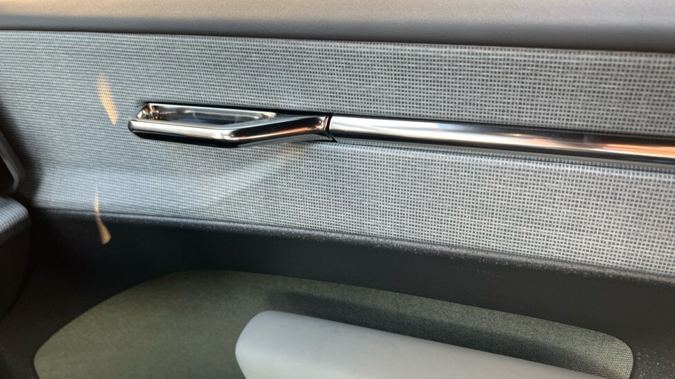 Used Volvo EX30 2025 for sale - 76249893: Photo 15