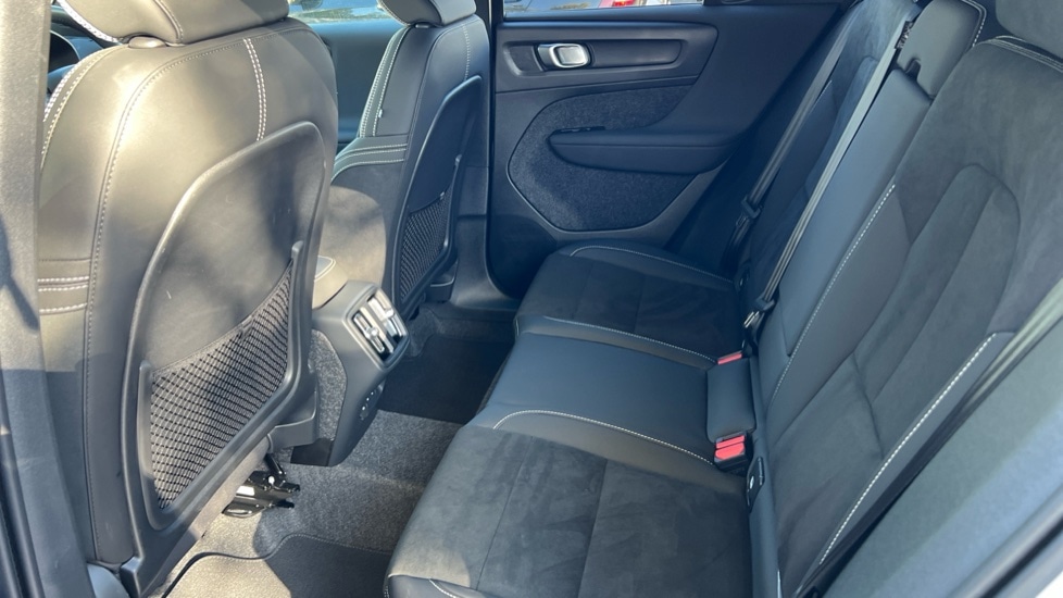 Used Volvo XC40 2025 for sale - 76095945: Photo 10