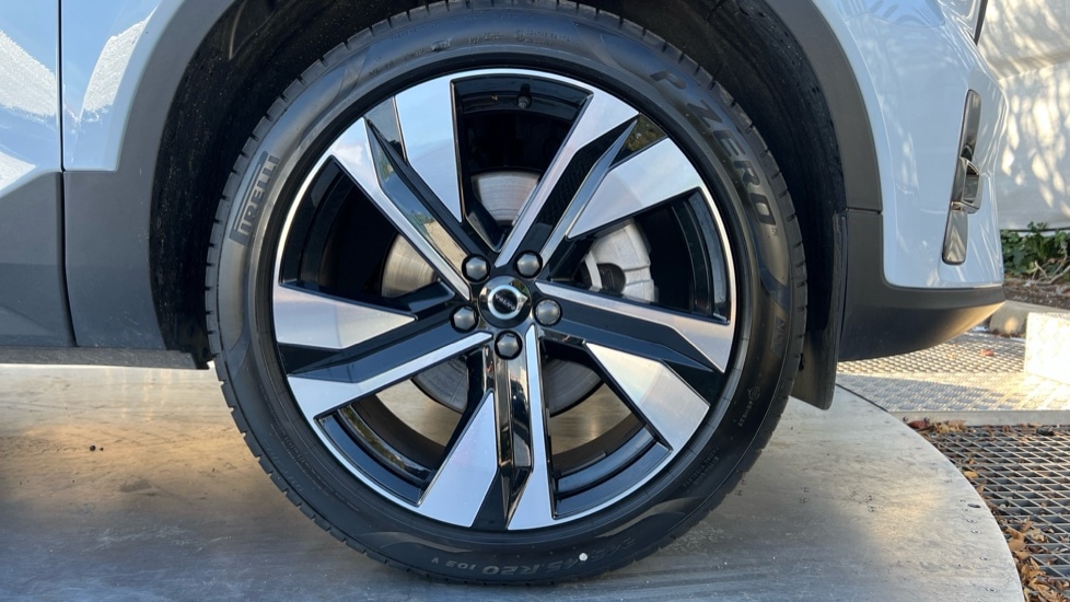 Used Volvo XC40 2025 for sale - 76095945: Photo 16