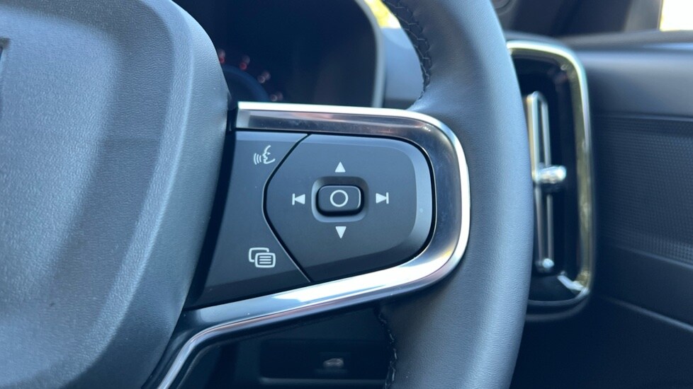 Used Volvo XC40 2025 for sale - 76095945: Photo 19