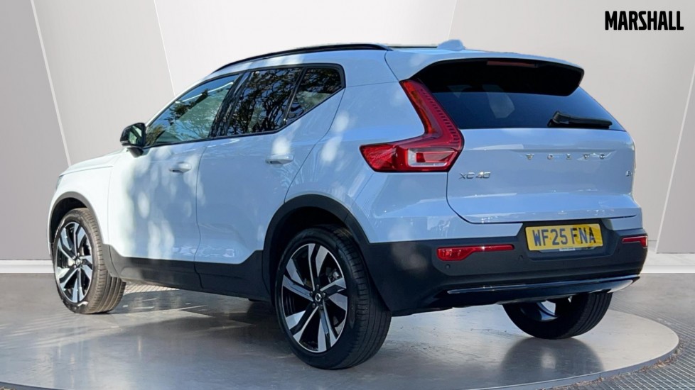Used Volvo XC40 2025 for sale - 76095945: Photo 2