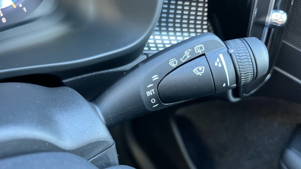 Used Volvo XC40 2025 for sale - 76095945: Photo 30