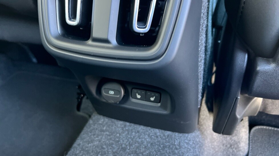 Used Volvo XC40 2025 for sale - 76095945: Photo 47