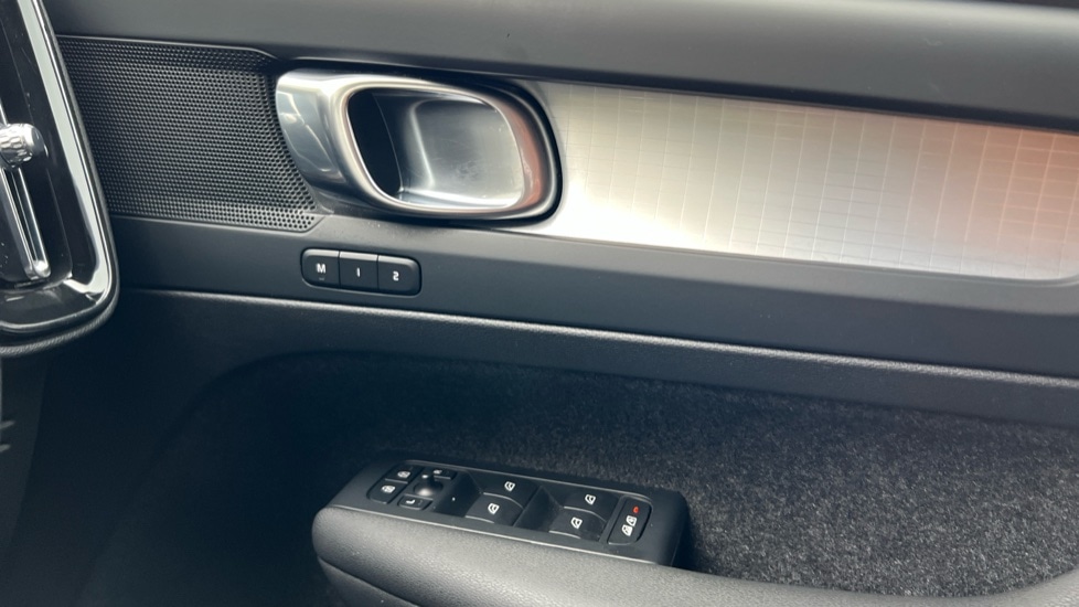 Used Volvo XC40 2023 for sale - 76540053: Photo 15