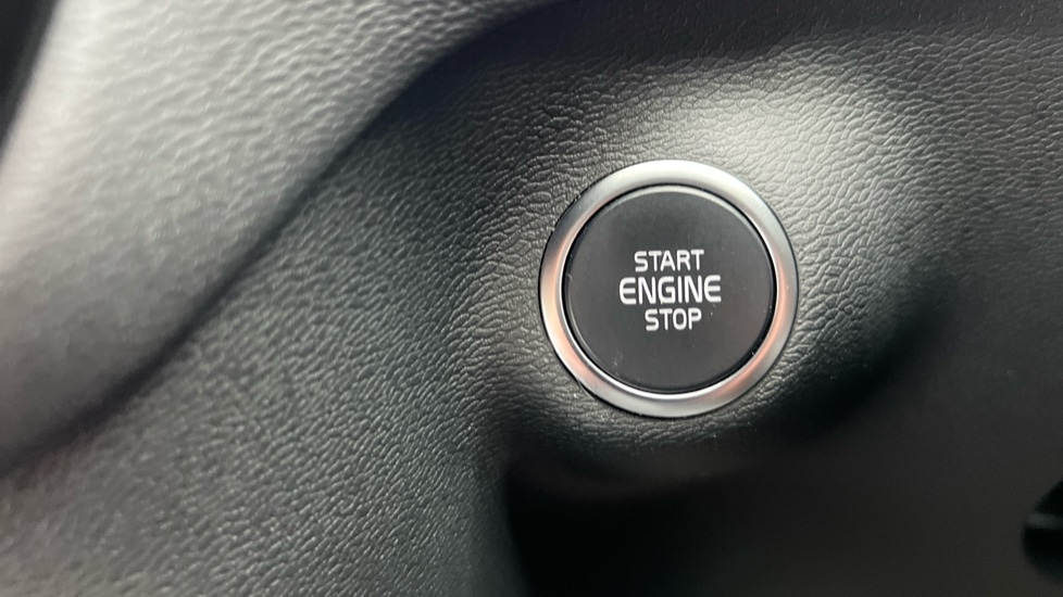 Used Volvo XC40 2023 for sale - 76540053: Photo 28