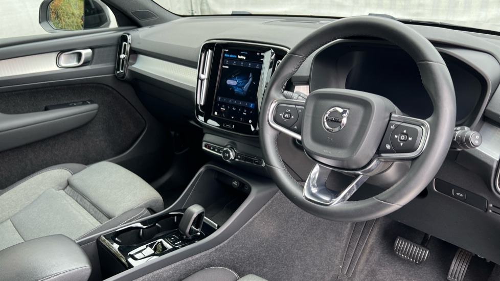 Used Volvo XC40 2023 for sale - 76540053: Photo 5