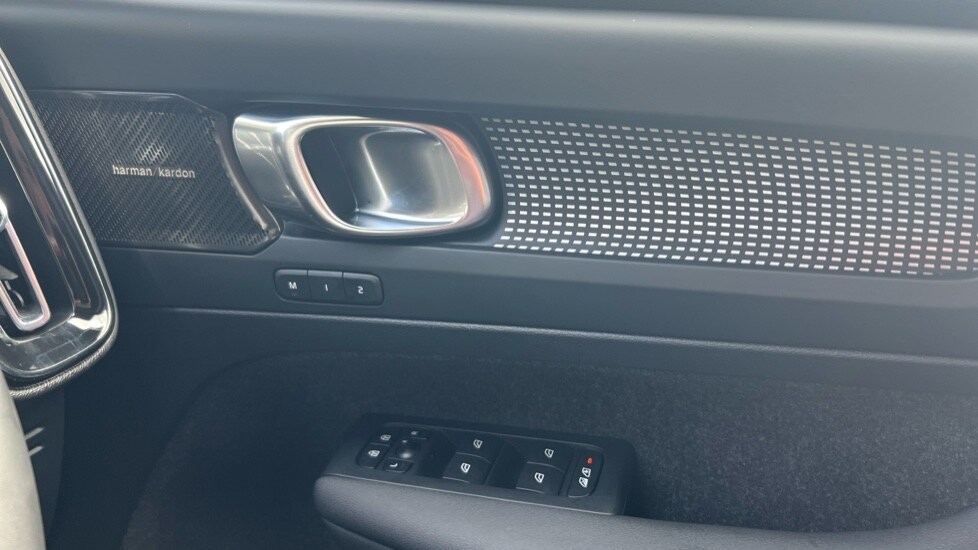 Used Volvo XC40 2023 for sale - 75943405: Photo 15