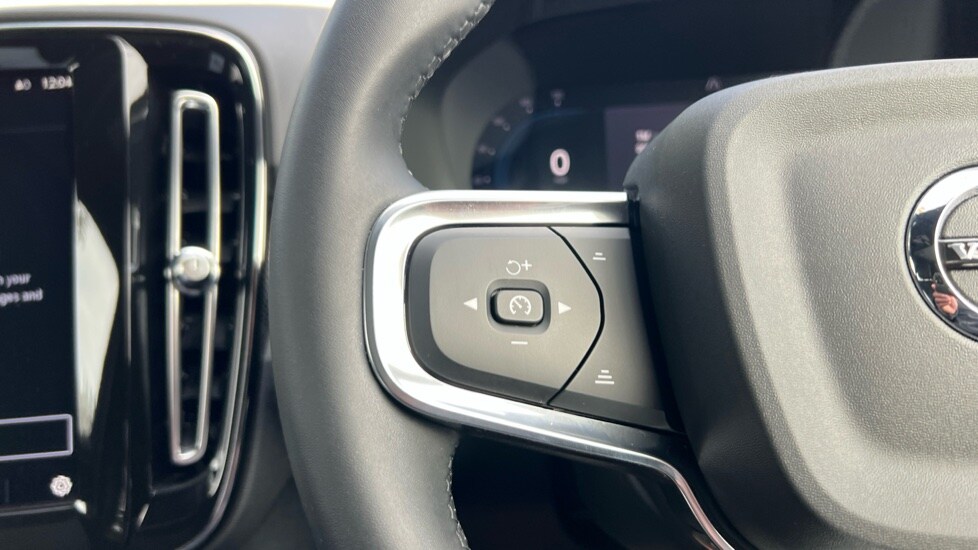 Used Volvo XC40 2023 for sale - 75943405: Photo 18