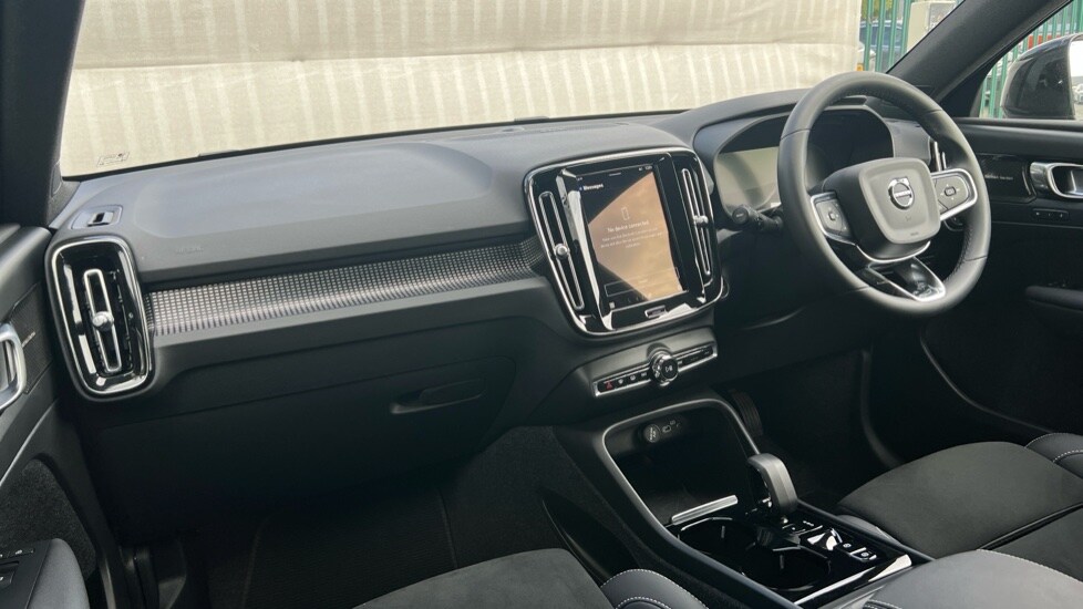 Used Volvo XC40 2023 for sale - 75943405: Photo 4