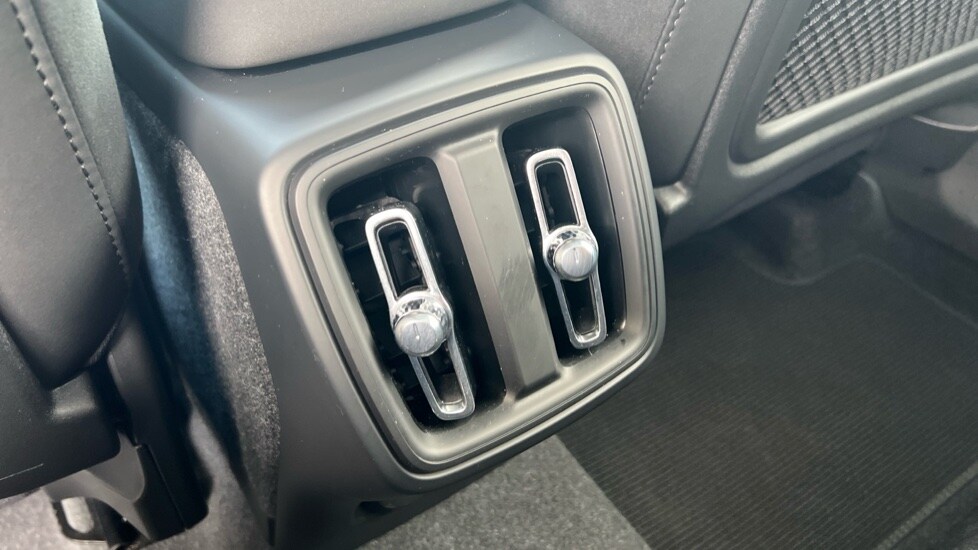 Used Volvo XC40 2023 for sale - 75943405: Photo 48