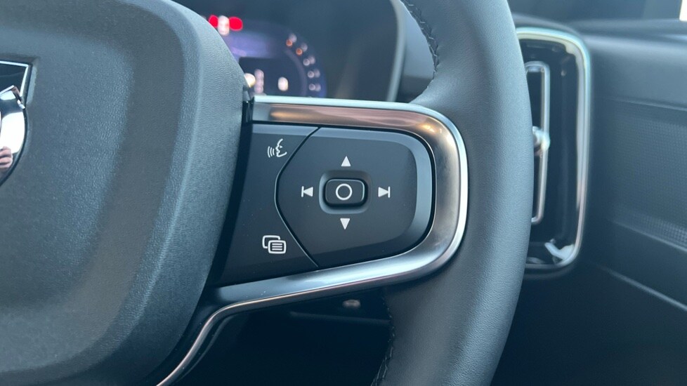 Used Volvo XC40 2025 for sale - 76894788: Photo 19