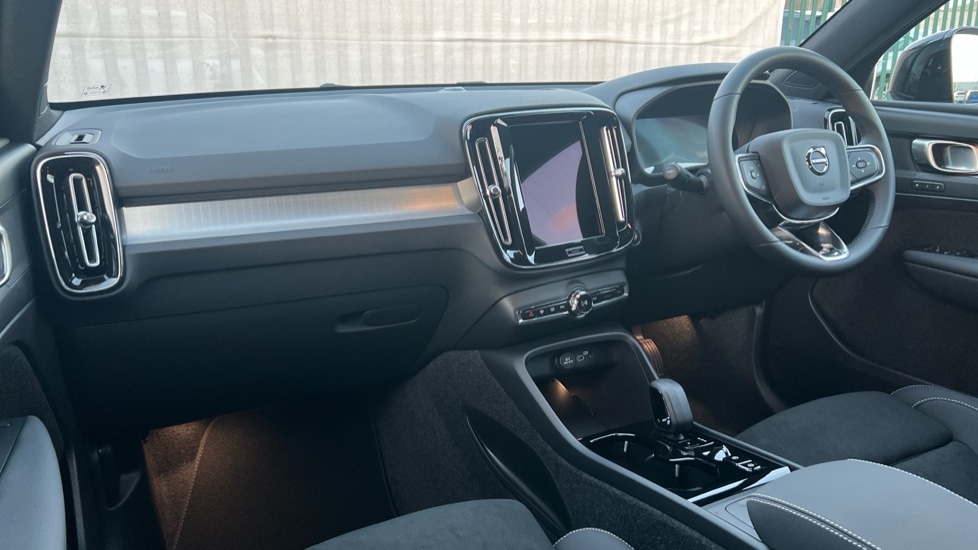 Used Volvo XC40 2025 for sale - 76894788: Photo 4