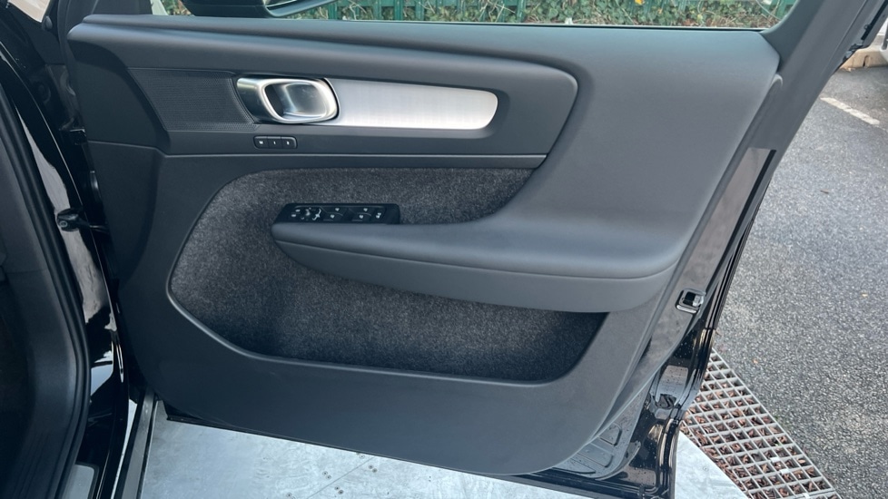 Used Volvo XC40 2025 for sale - 76894788: Photo 49