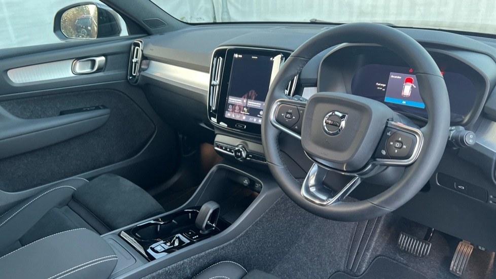 Used Volvo XC40 2025 for sale - 76894788: Photo 5
