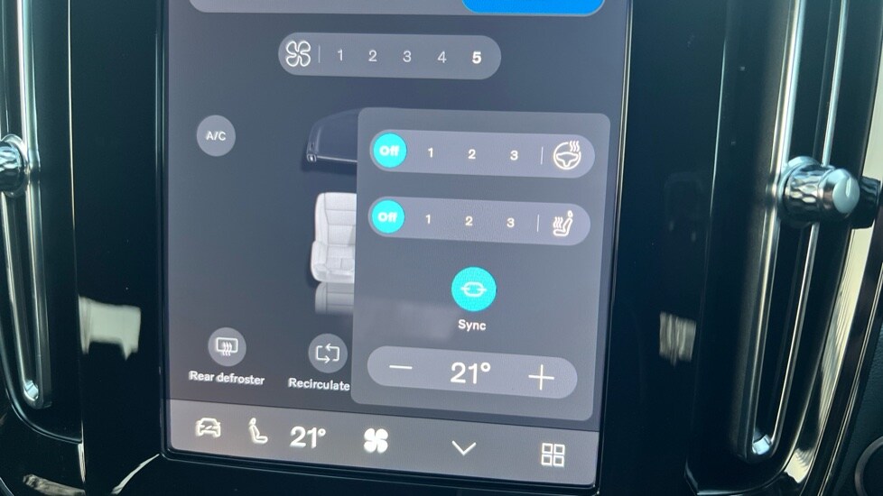 Used Volvo XC40 2025 for sale - 76894788: Photo 54