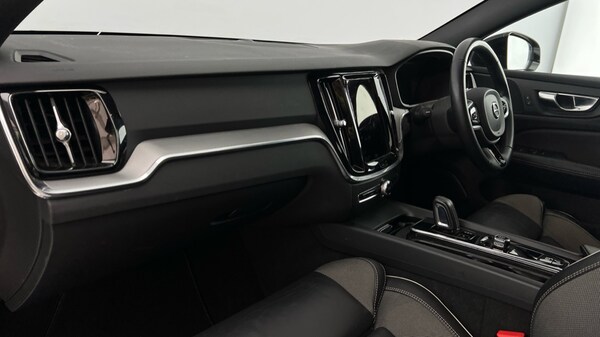 Used Volvo V60 2021 for sale - 76297502: Photo 6