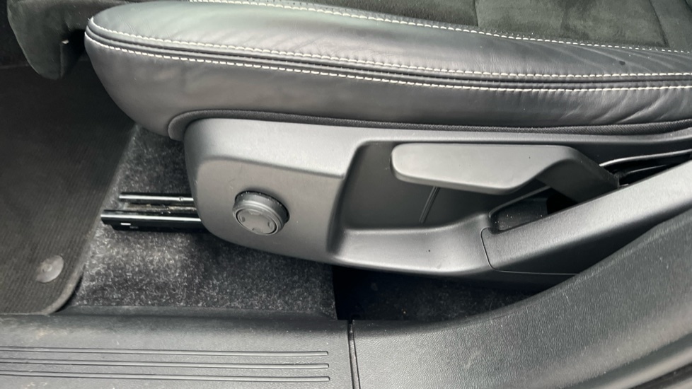 Used Volvo XC40 2020 for sale - 76766116: Photo 37