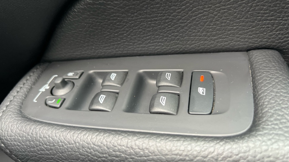 Used Volvo XC60 2021 for sale - 76458978: Photo 33