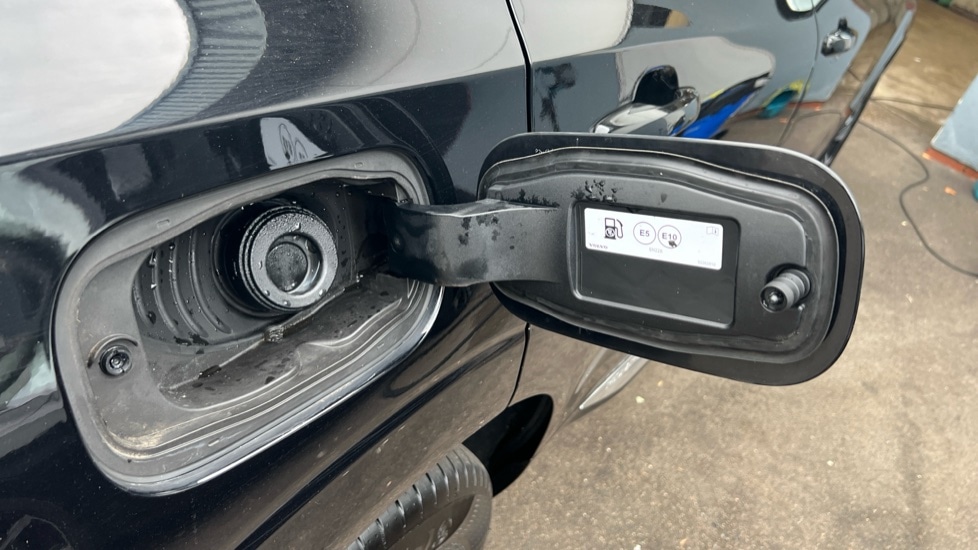 Used Volvo XC60 2021 for sale - 76458978: Photo 42