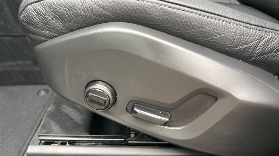 Used Volvo XC60 2021 for sale - 76458978: Photo 49