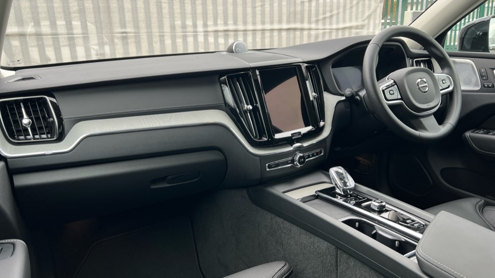 Used Volvo XC60 2025 for sale - 76563695: Photo 4