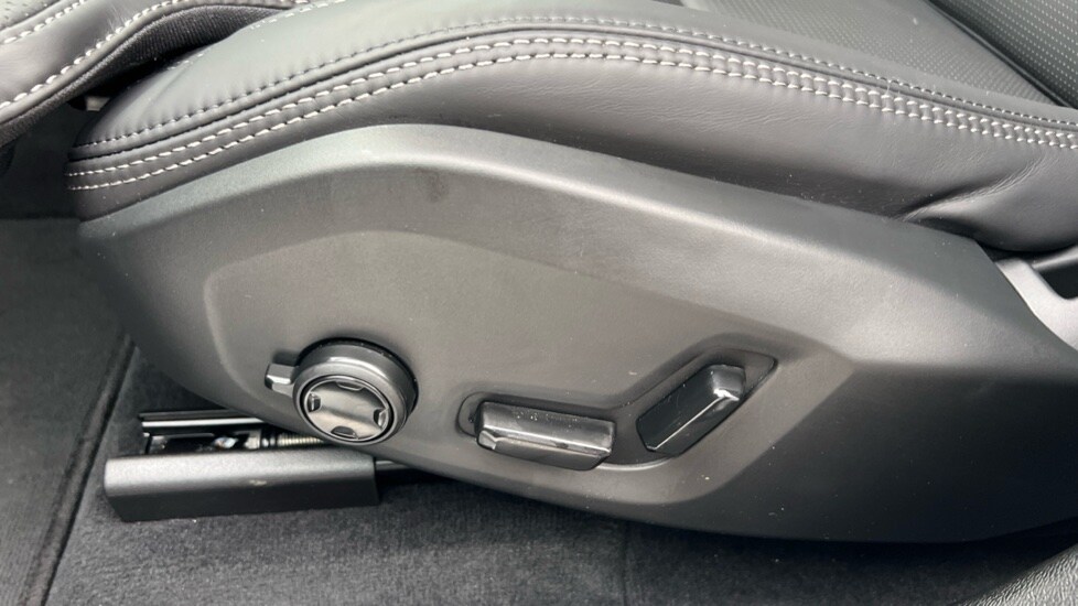 Used Volvo XC60 2025 for sale - 76563695: Photo 45