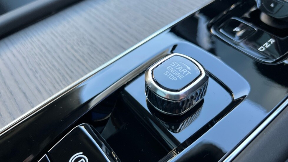 Used Volvo XC90 2025 for sale - 76112048: Photo 28