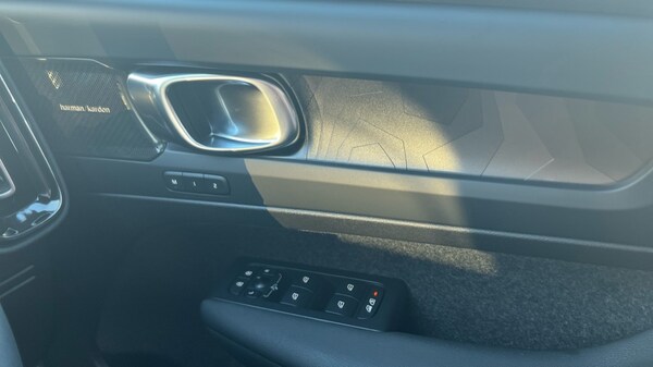 Used Volvo XC40 2024 for sale - 75472809: Photo 15