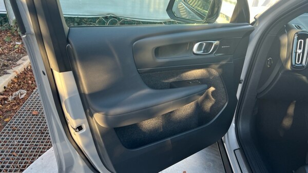 Used Volvo XC40 2024 for sale - 75472809: Photo 49