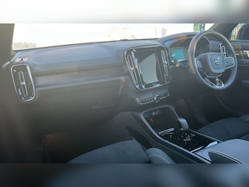 Used Volvo XC40 2024 for sale - 75472809: Photo