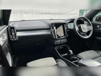 Used Volvo XC40 2022 for sale - 75443212: Photo