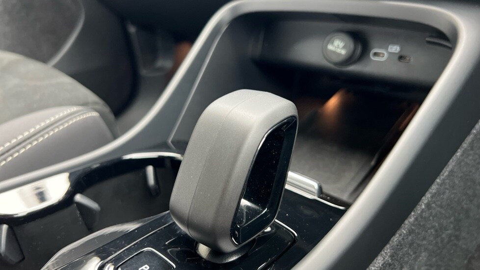 Used Volvo XC40 2023 for sale - 76241737: Photo 14